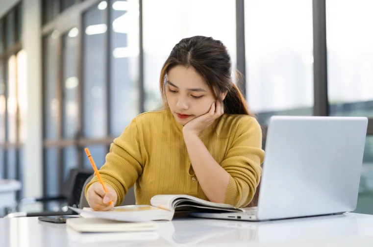 Writing thiếu chiều sâu