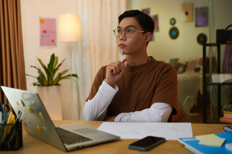 Người giao tiếp tốt nhưng yếu tiếng Anh học thuật