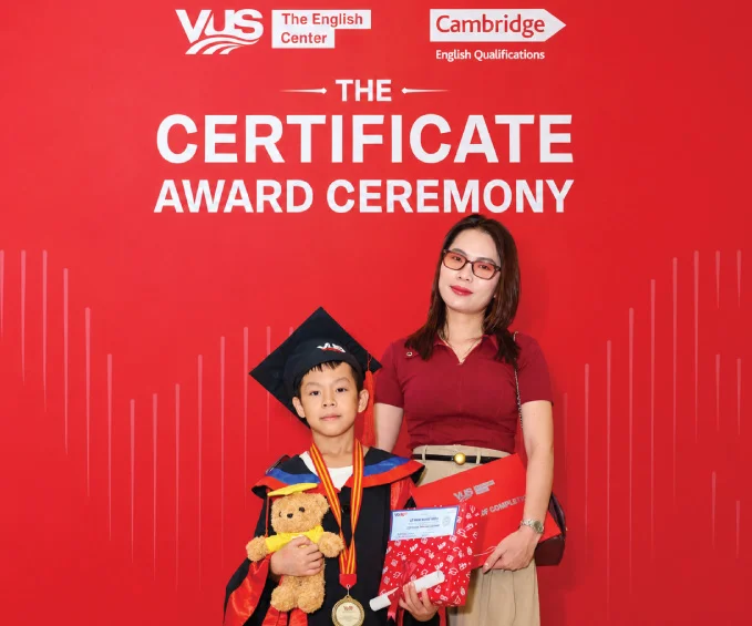 Bé Lê Phạm Xuân Bách