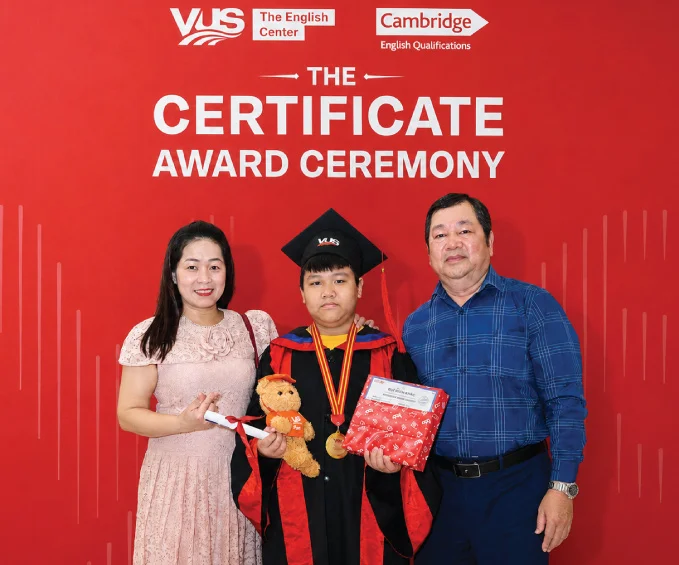 Bé Nguyễn Hồng Kiên