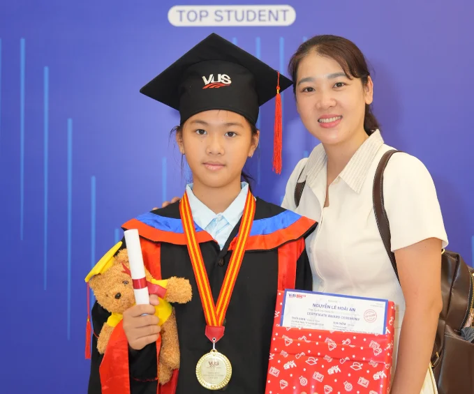 Bé Nguyễn Lê Hoài An