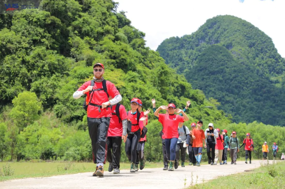 VUS Summer Edutainment Camp 2023: Ngắm ''view triệu đô'' Quảng Bình, mở ra hành trình khôn lớn!