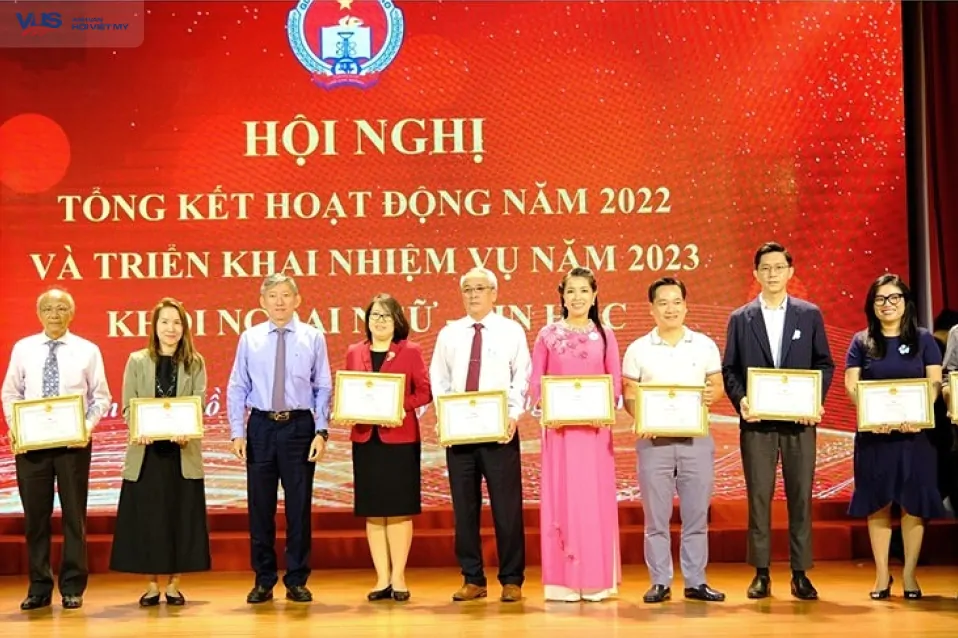 Anh Văn Hội Việt Mỹ VUS được đánh giá cao tại Hội nghị Tổng kết hoạt động năm 2022 và Triển khai nhiệm vụ năm 2023 - Khối Ngoại ngữ, Tin học