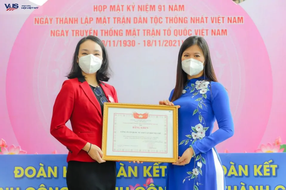 VUS được Ủy ban Mặt trận Tổ quốc Việt Nam trao chứng nhận cống hiến trong công tác phòng, chống dịch