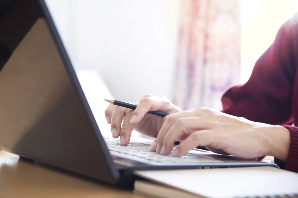 Tổng hợp 8 website thi thử IELTS trên máy tính miễn phí