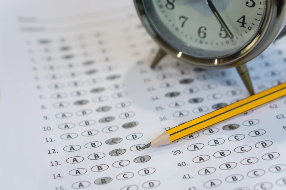 Hướng dẫn làm Multiple Choice IELTS Reading nhanh, chính xác