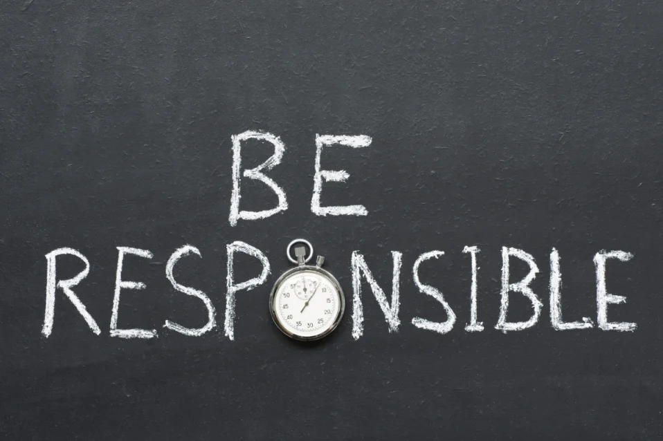 Responsible đi với giới từ gì? Các cấu trúc phổ biến và bài tập