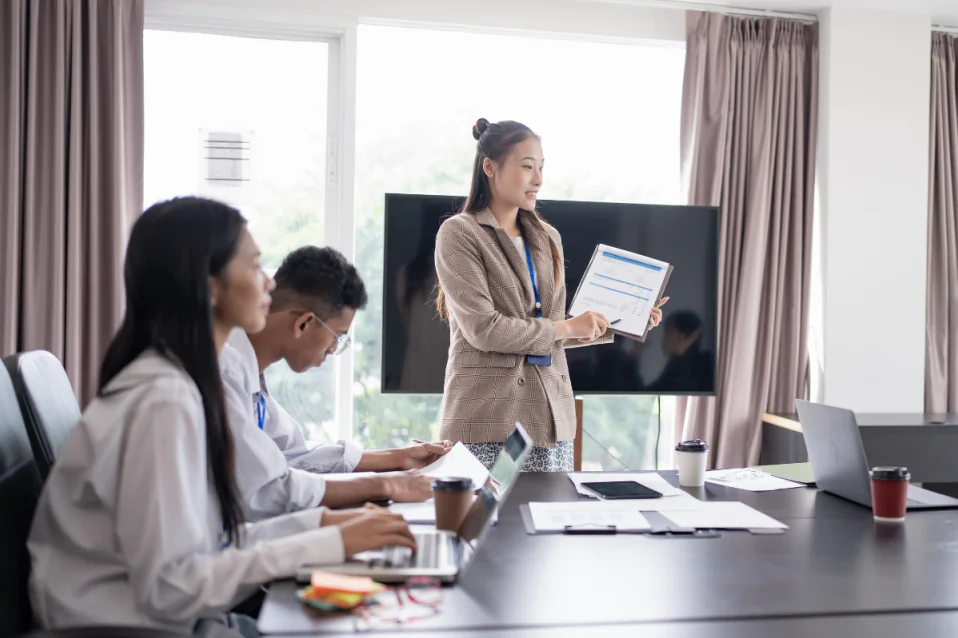 Cách chọn trung tâm tiếng Anh giao tiếp cho người đi làm