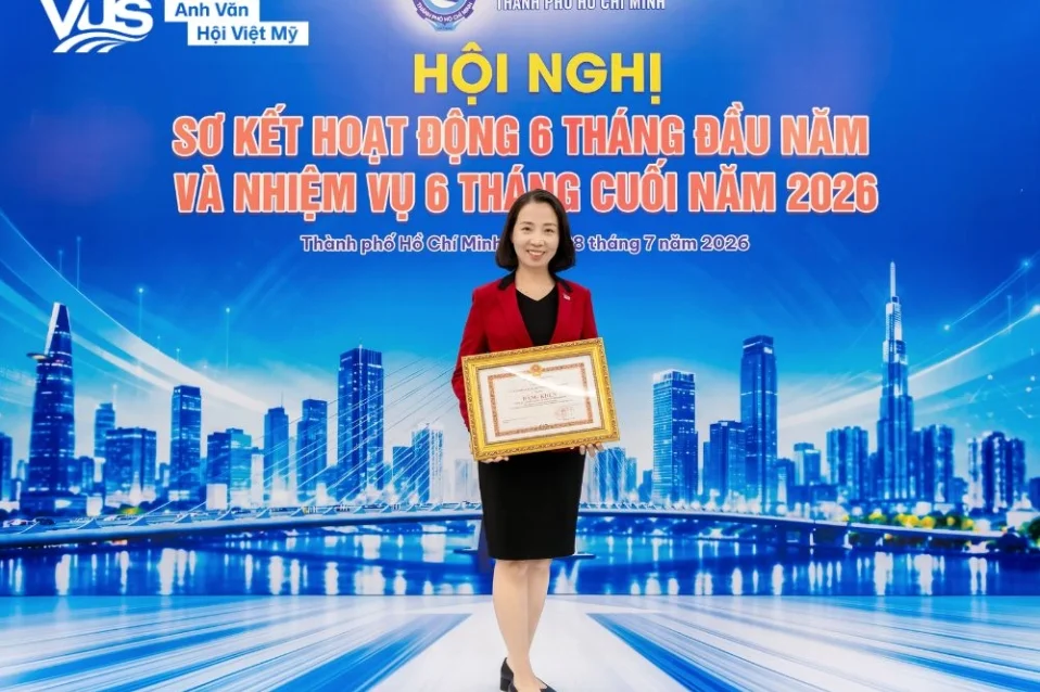 VUS & CEO Lê Quang Thục Quỳnh nhận Bằng khen của Chủ tịch UBND TP. HCM